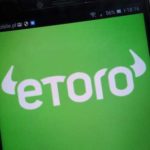 Платформа eToro предлагает инвестировать в криптовалюты на основе постов в Твиттере